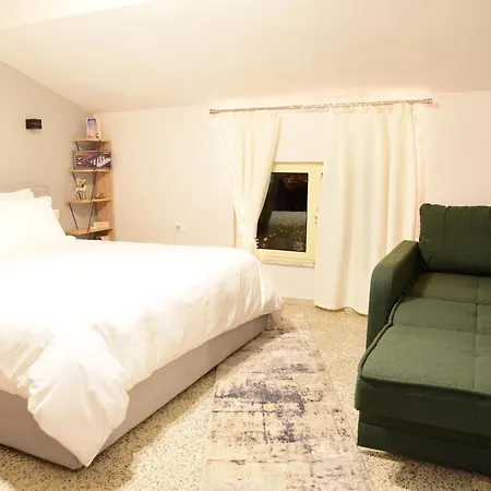 Jonexh * Τίρανα