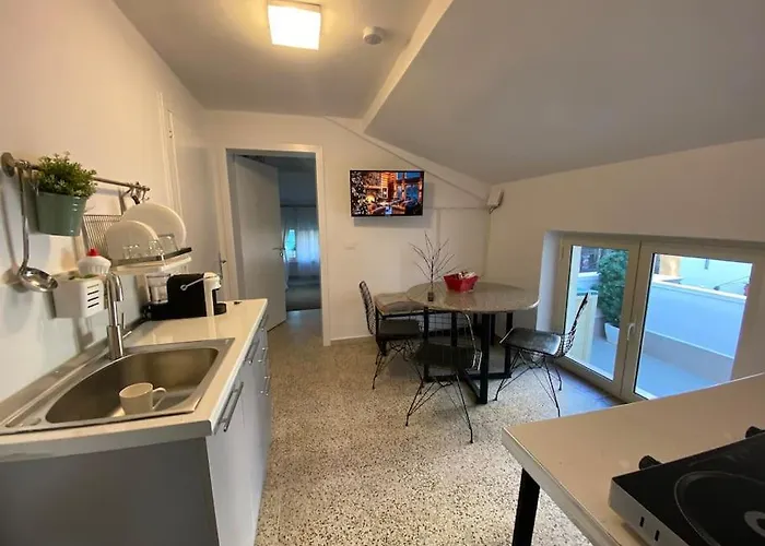 アパート Jonexh ティラナ